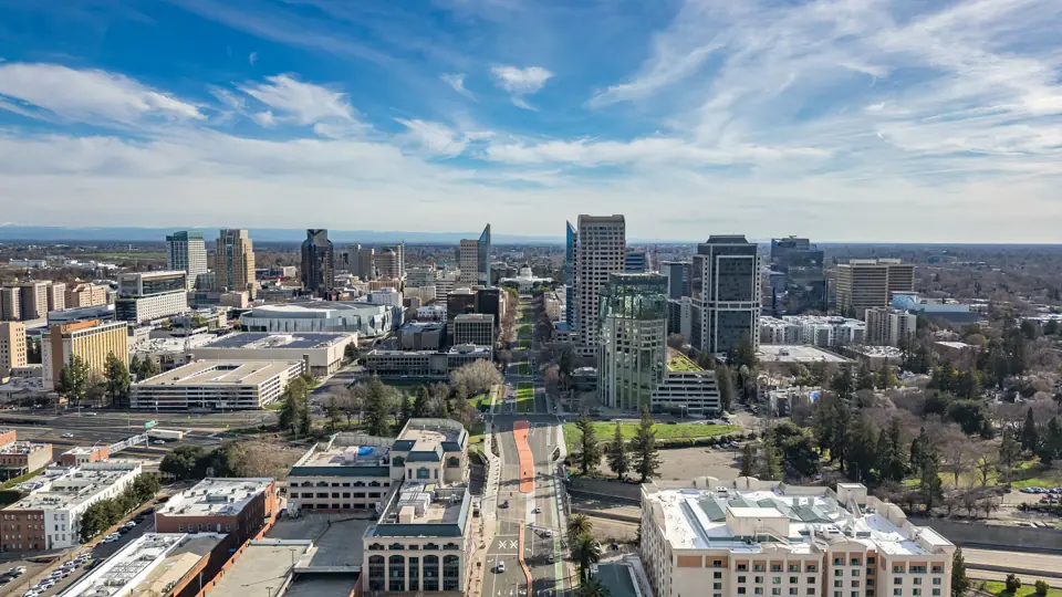 Sacramento skyline / Tower Bridge