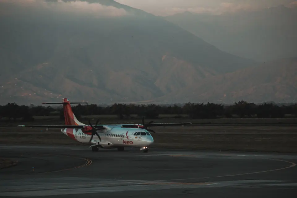 Reno-Tahoe International Airport / plane landing