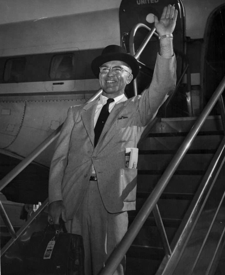 Harry O'Brien boarding a Plane